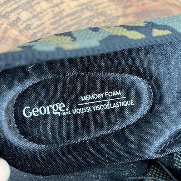 ⭐️3/$30⭐️ George Camouflage Flats - Picture 6 of 6